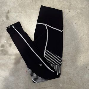 BLACK AND WHITE LULULEMON WUNDER UNDER LEGGINGS 🖤🤍
